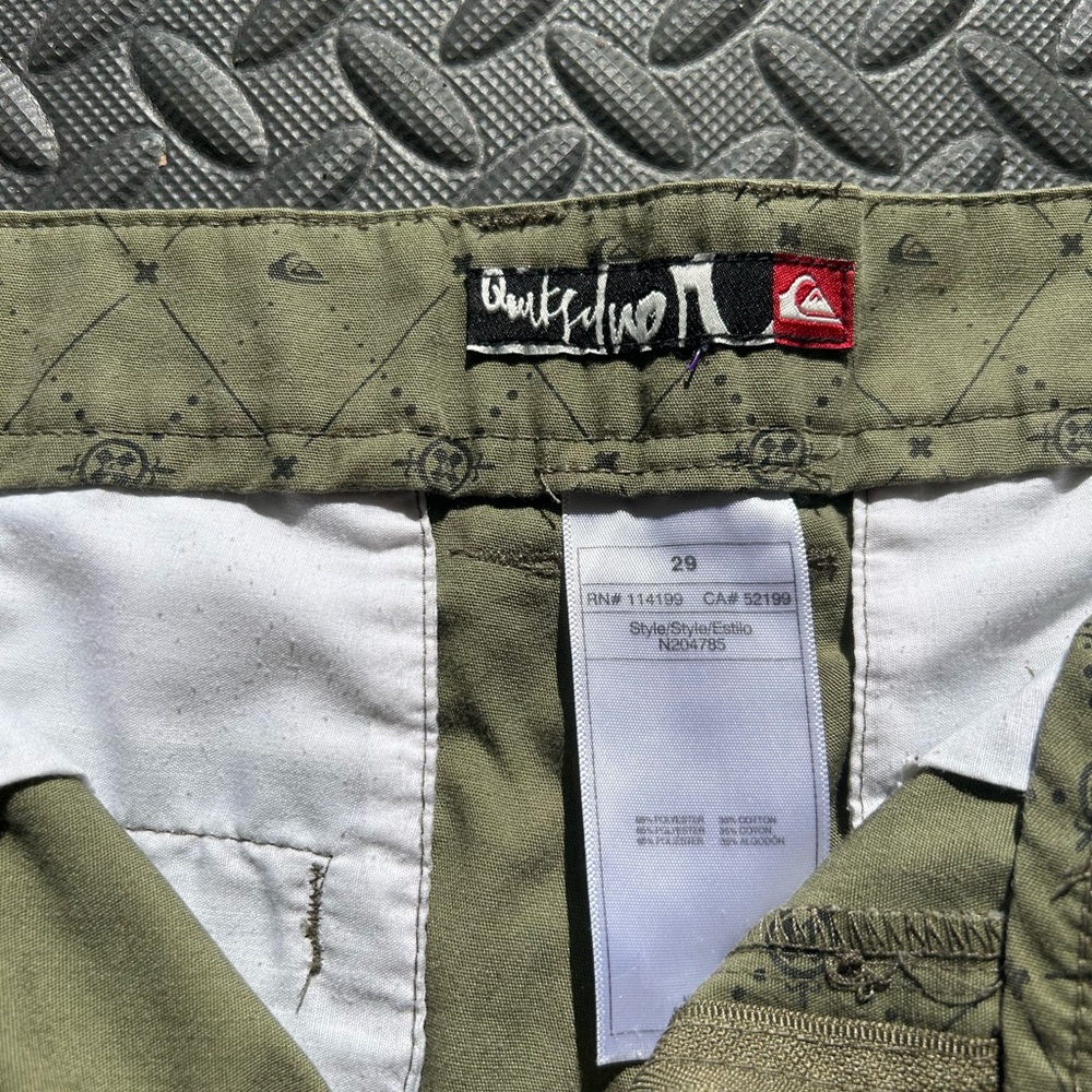 Quicksilver green shorts size 29